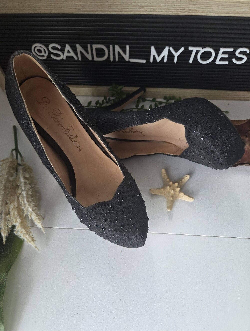 De Blossom Black Rhinestone Pumps Size 8